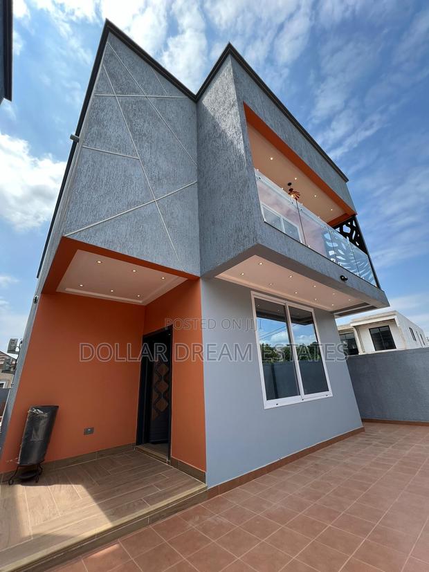 3bdrm House in Adenta for sale · Photo 2