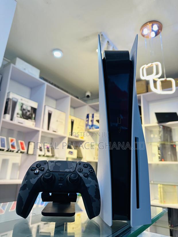 Playstation 5 Standard With Fc25 · Photo 4
