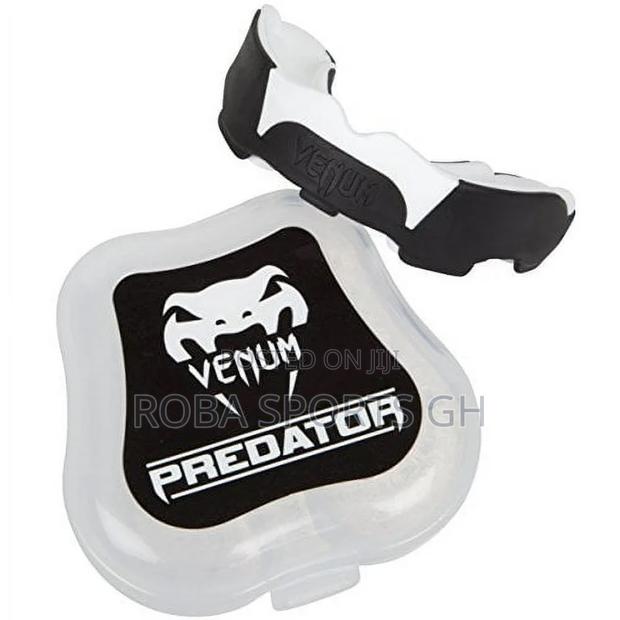 Venum Predator Mouth Guard · Photo 3