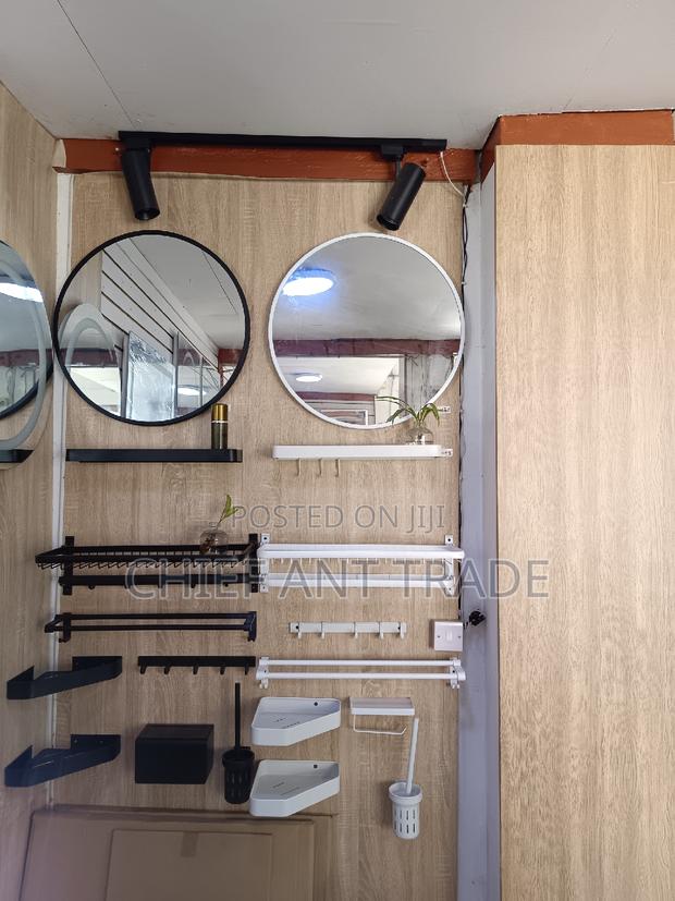 Bathroom Accessories White. Delux · Photo 3
