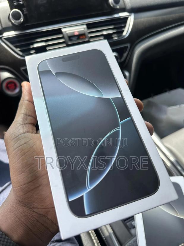 New Apple iPhone 16 Pro Max 256 GB White