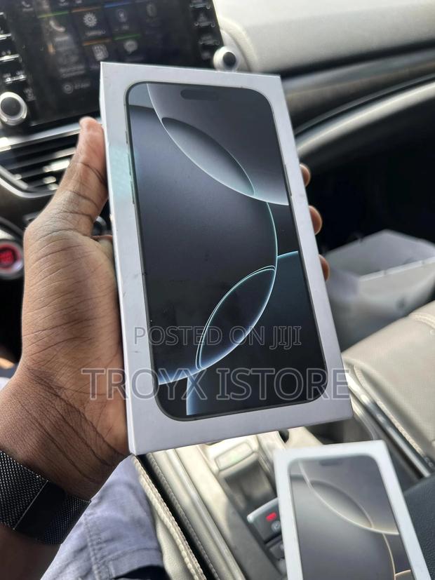 New Apple iPhone 16 Pro Max 256 GB White