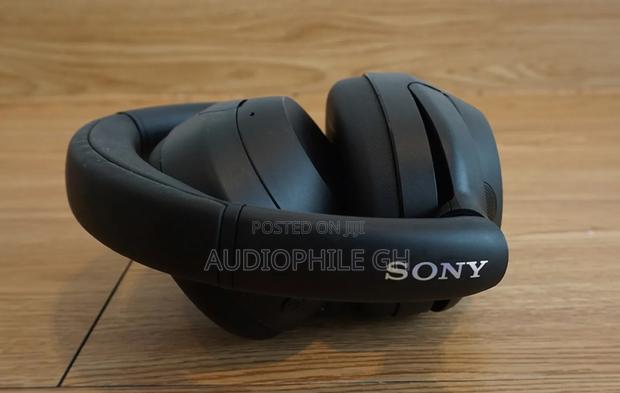 Sony Ult Wear Wireless Noise Canceling Headphones photo 4