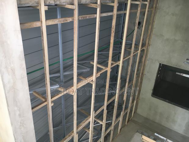 Ceiling Joints · Photo 2