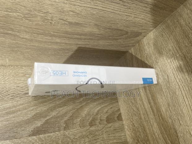Lenovo Neckband Earphones Heo5 photo 3