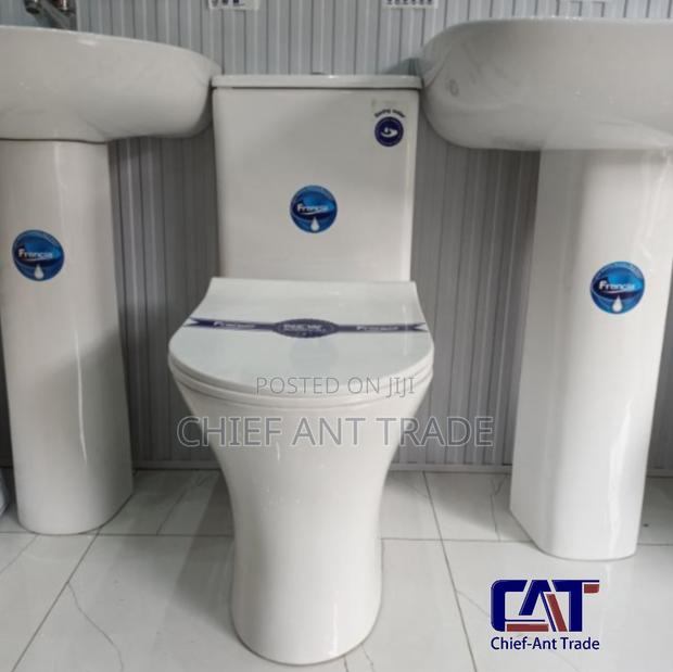 Toilet Seat. Water Closet. Wc 045 · Photo 4