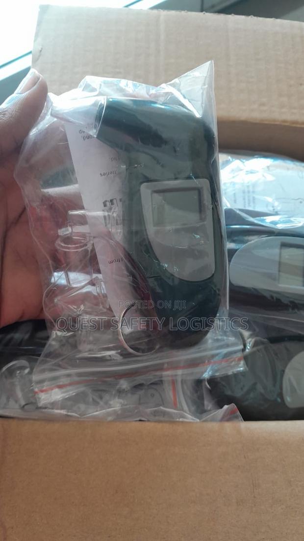 Alcohol Detector(Breathalyzer) · Photo 4