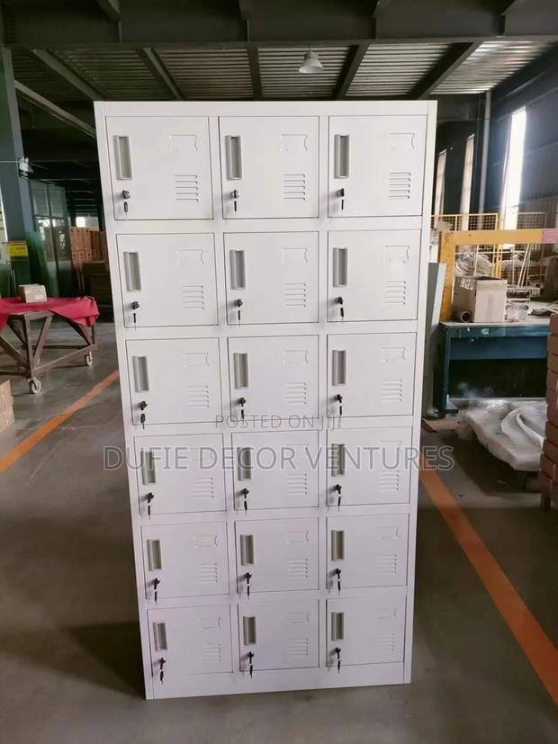 Metal Cabinet · Photo 1
