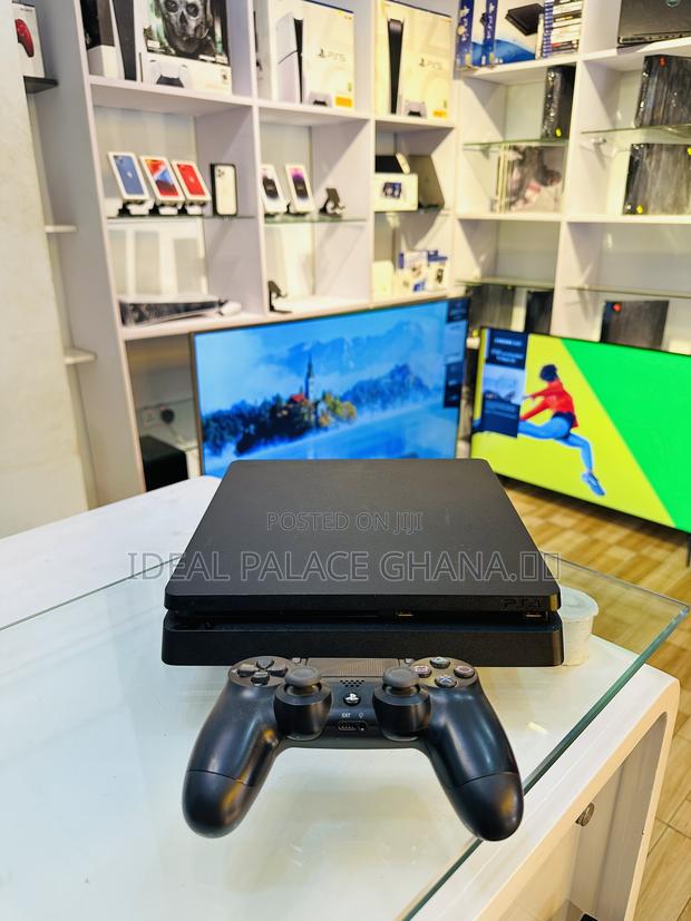 Slim Ps4 With 5 Lates Games ( Fc26 ) · Photo 4