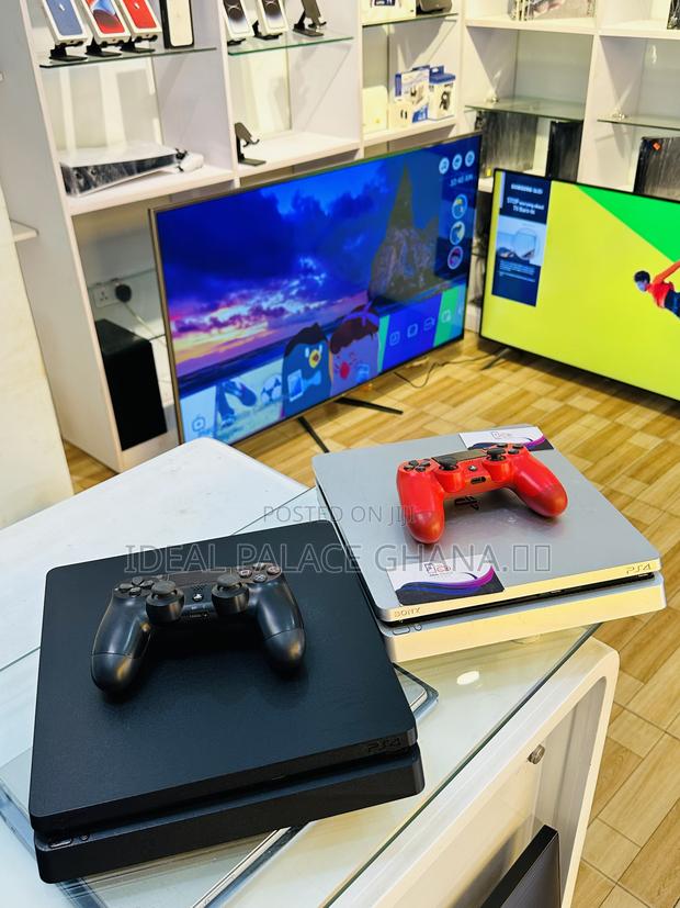 Playstation 4 Slim With Latest Games · Photo 3