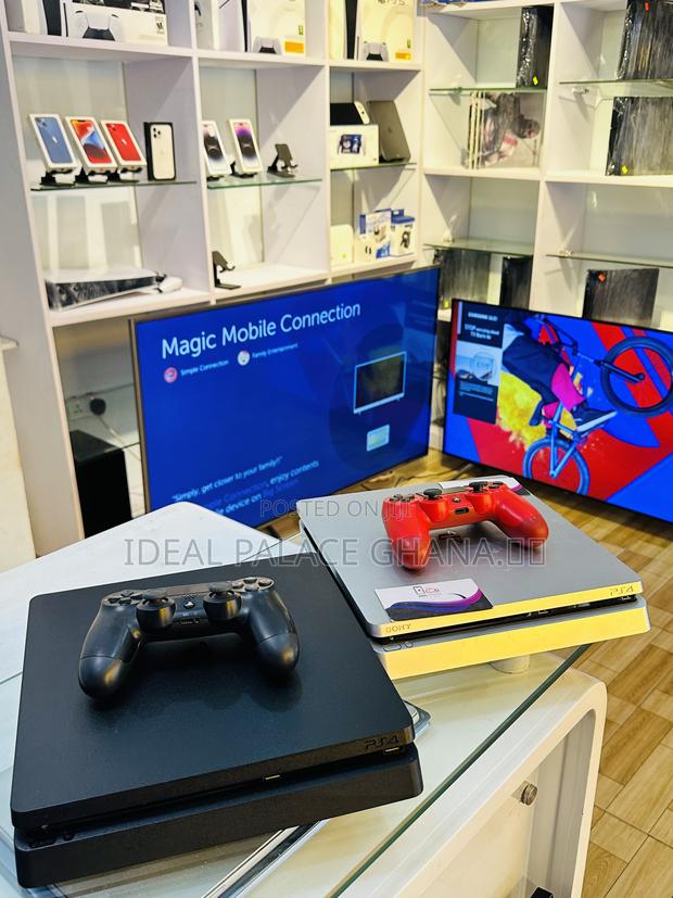 Playstation 4 Slim With Latest Games · Photo 4