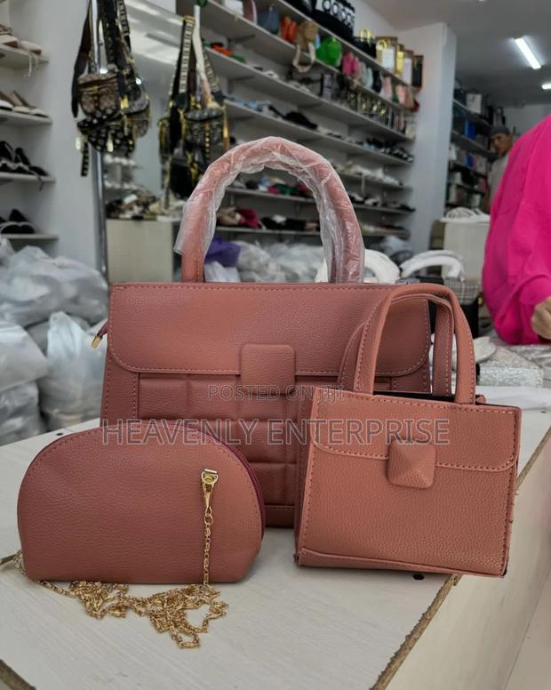 Ladies Handbags photo 2