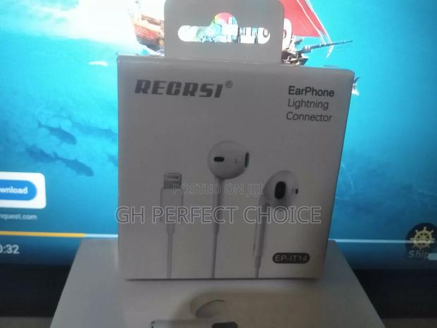 iPhone Audio Elevated: Lightning Connector Earpiece · Photo 1