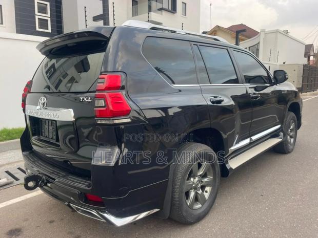 Toyota Land Cruiser Prado 3.0 D-4D (190 Hp) 7 seats 2016 Black photo 3