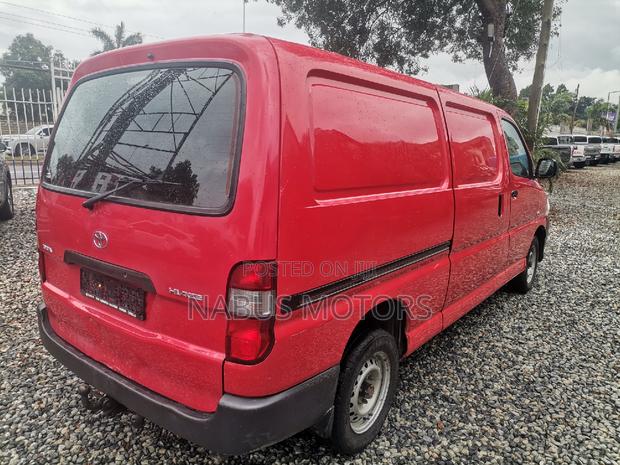 Toyota HiAce 2010 Red
