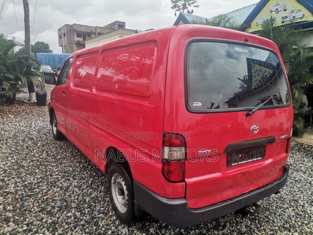 Toyota HiAce 2010 Red