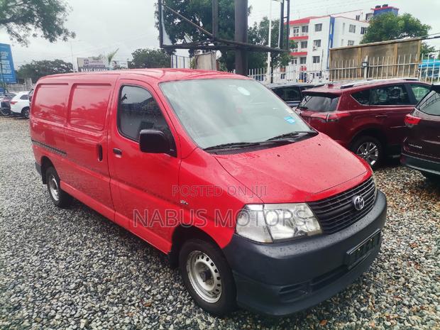Toyota HiAce 2010 Red