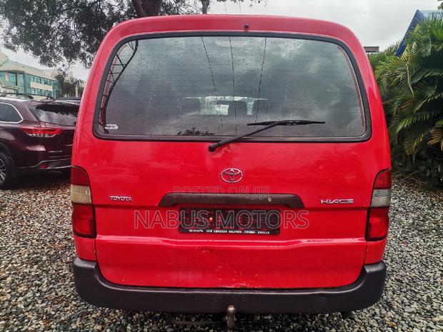 Toyota HiAce 2010 Red