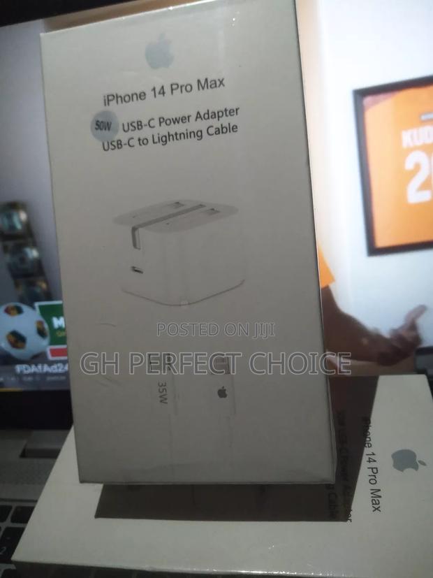 iPhone 35W Fast Charging Adapter - Quick Efficient · Photo 1