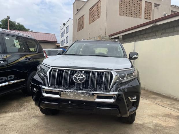 New Toyota Land Cruiser Prado 2023 Black photo 12