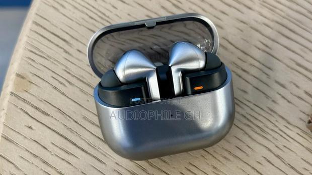 Samsung Galaxy Buds 3 Pro In Ear Wireless Earbuds photo 6