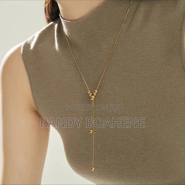 Y Necklace for Women · Photo 3