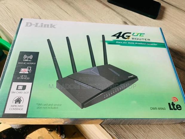 D Link 12 MBPS 4 Poles Internet Router · Photo 2