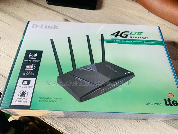 D Link 4G 1200mbps 4 Poles Router · Photo 2