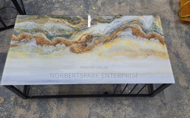Center Table · Photo 2