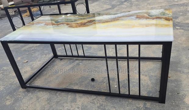 Center Table · Photo 3
