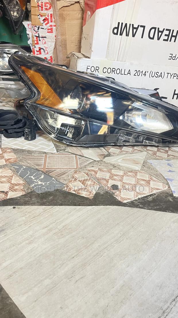 Nissan Altima 18 Dark Color Right