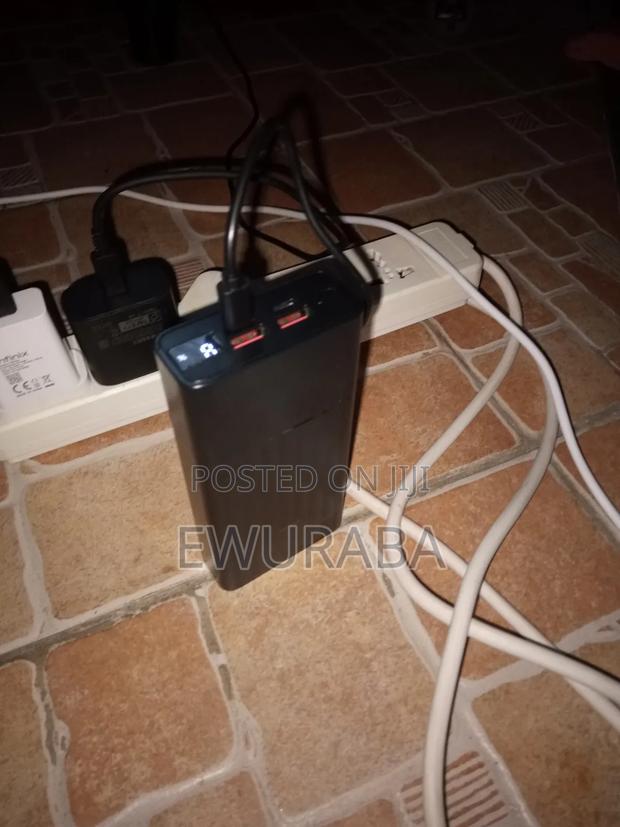 30,000mah LED Display Smart Power Bank photo 3