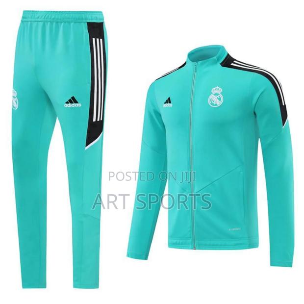 Real Madrid Cardigan · Photo 3