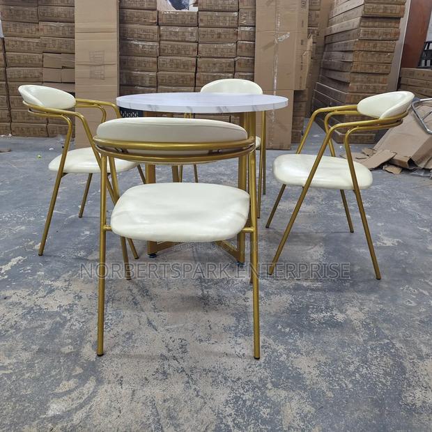 Dining Set (4 Chairs) Q001 · Photo 4