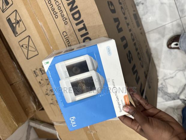 Spotlight Cam Ring Door Bell · Photo 2