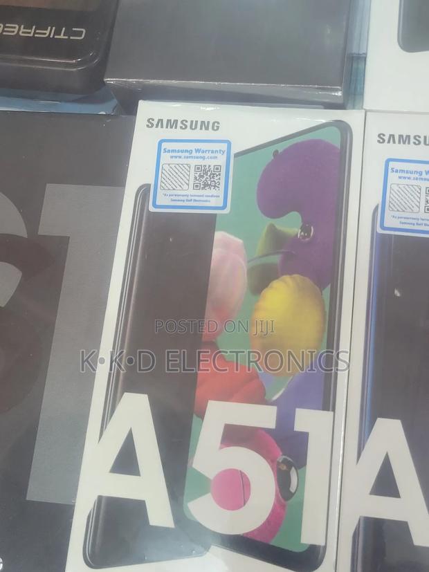 New Samsung Galaxy A51 128 GB Black photo 2