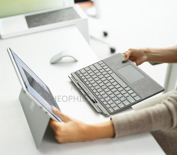 New Laptop Microsoft Surface Pro 7 4GB Intel Core I3 SSD 128GB · Photo 4