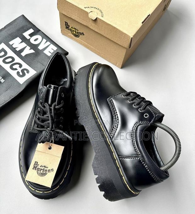 Dr Martens Causual Shoe · Photo 4