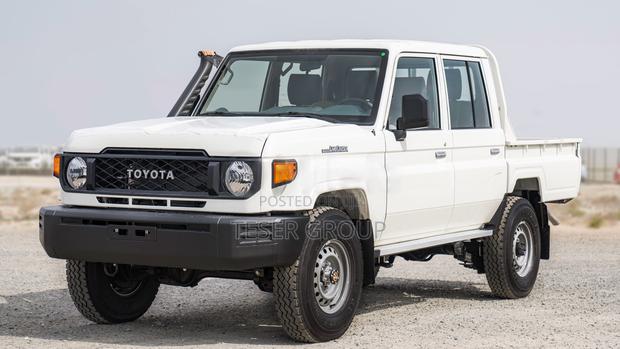 New Toyota Land Cruiser 2023 White photo 2