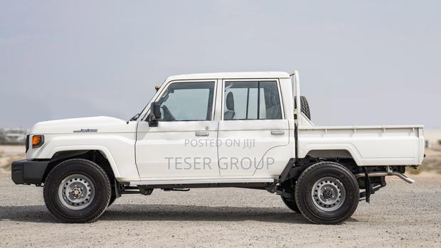 New Toyota Land Cruiser 2023 White photo 7