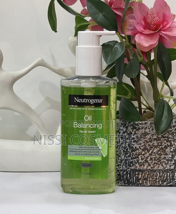 Neutrogena Oil Balancing Face Wash Lemon for Oily Skin 200ml · Photo 2