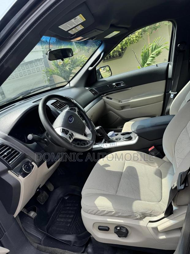 Ford Explorer Base 4dr FWD (3.5L 6cyl 6A) 2012 Black