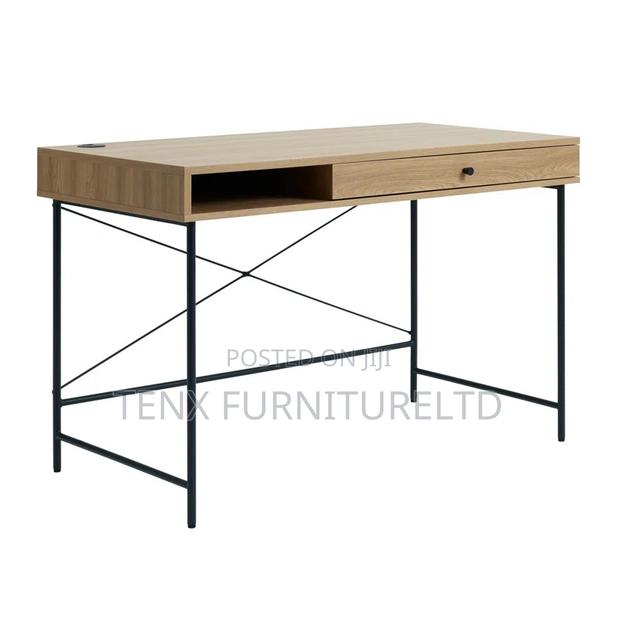 Computer Table (Uptoes) · Photo 2