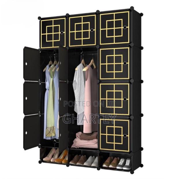 Foldable Dust Proof 12 Cubes Wardrobe · Photo 2