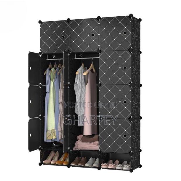 Foldable Dust Proof 12 Cubes Wardrobe · Photo 1