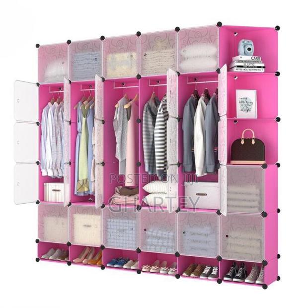 30 Cube Plastic Foldable Wardrobe Pink · Photo 1
