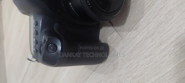Canon 5d Mark Iv With 50mm Lens photo 3
