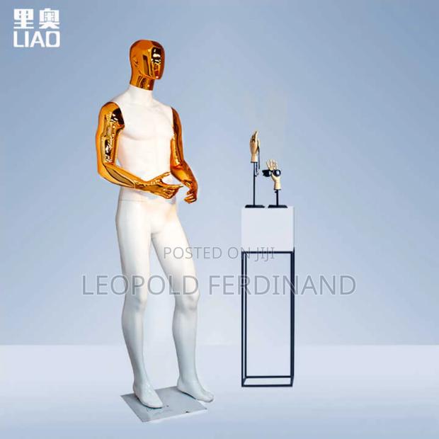 White and Gold Male Mannequins · Photo 3