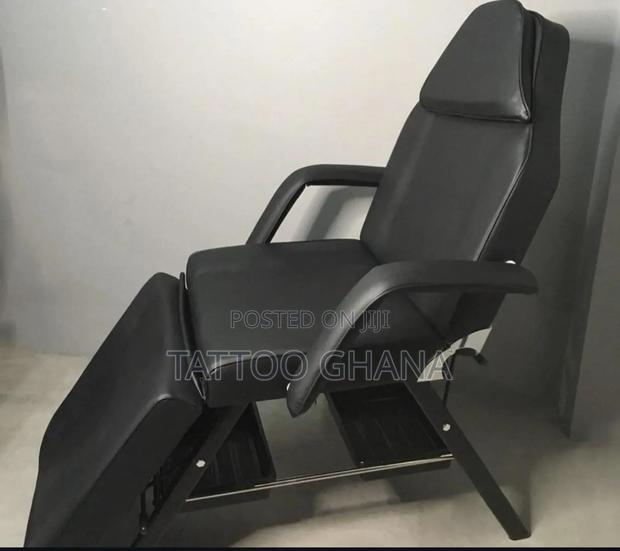 Tattoo Bed / Spa Bed · Photo 4