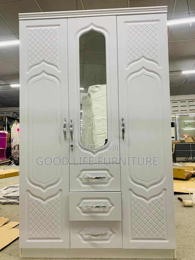 Three Doors Wardrobe for Sell · Photo 1